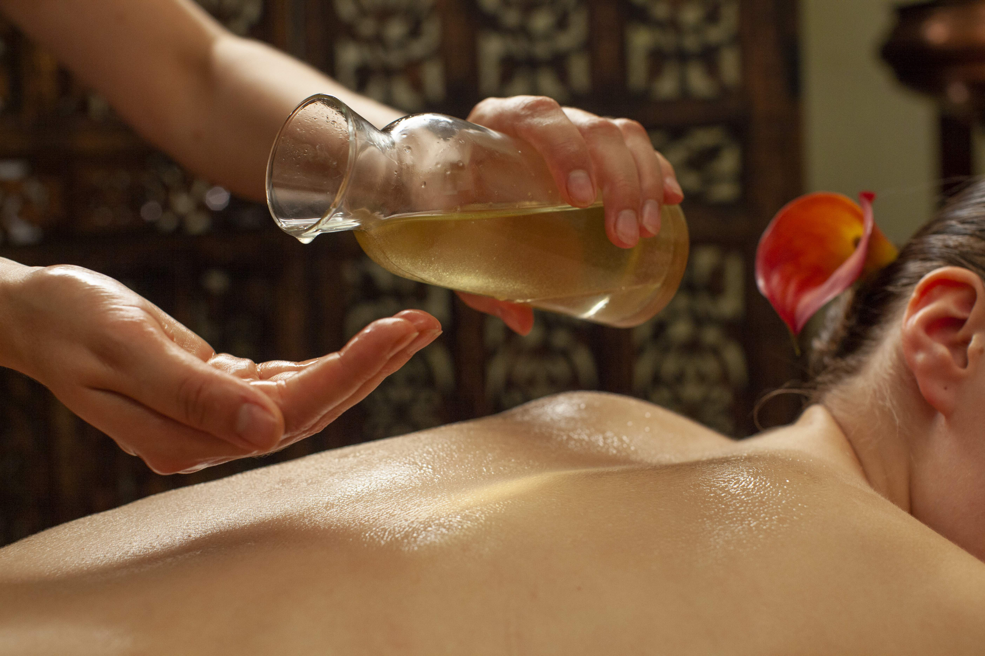 頸部按摩,頸部推拿,推拿按摩,居家按摩推拿,按摩,推拿,整復,到府推拿,到府按摩,推拿整復,居家按摩,台北到府按摩,精油按摩,精油推拿